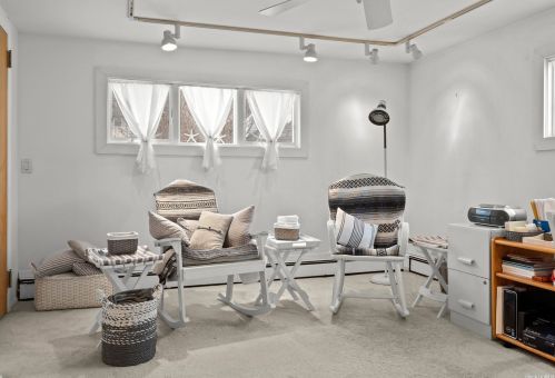 11 Argyle Dr, Northport NY  11768-1002 exterior