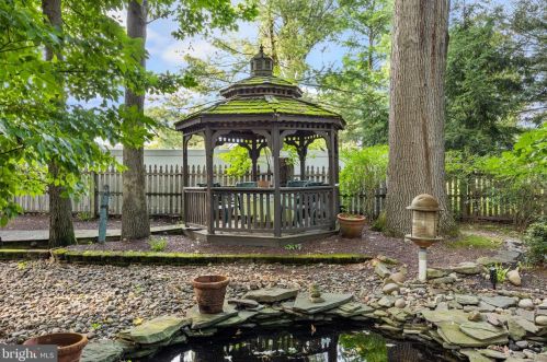 402 Ramsey Rd, Yardley PA 19067-4642 exterior