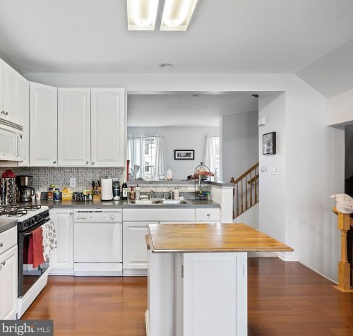 129 South Ave, Swedesboro NJ  08085-1693 exterior