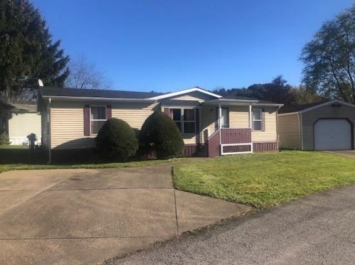 58 Maple Ct, Beaver Falls, PA 15010-9649