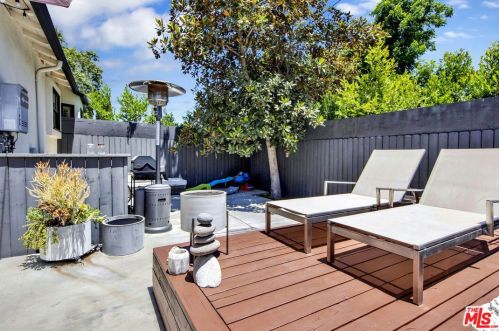 12202 Hartsook St, North Hollywood CA  91601-3961 exterior