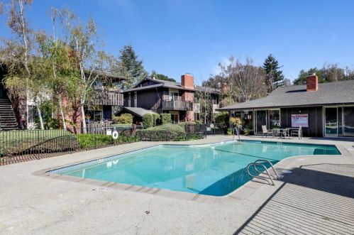 100 Middlefield Rd, Mountain View CA  94043-3860 exterior