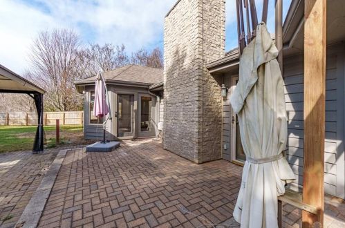 240 Fivepines Ct, Englewood OH  45315-9636 exterior