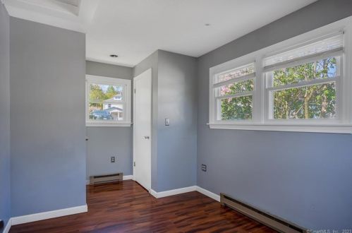 309 Vauxhall St, United States Coast Guard Ac CT  06320-3837 exterior