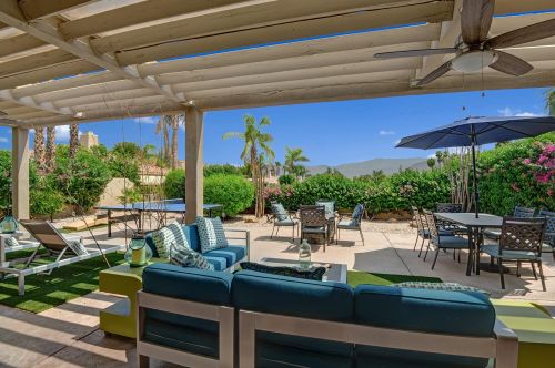 88 Kavenish Dr, Rancho Mirage CA  92270-3247 exterior