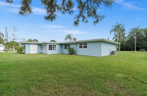 3331 Monte Vista St, Fort Pierce FL  34952-6122 exterior