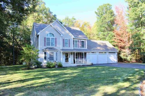 517 Jacks Dr, Allenstown, NH 03275-3318