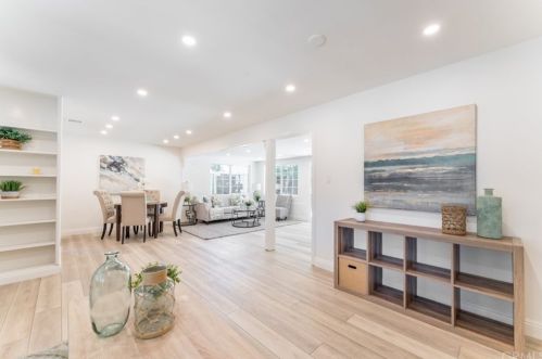 6930 Colbath Ave, Van Nuys CA  91405-4103 exterior