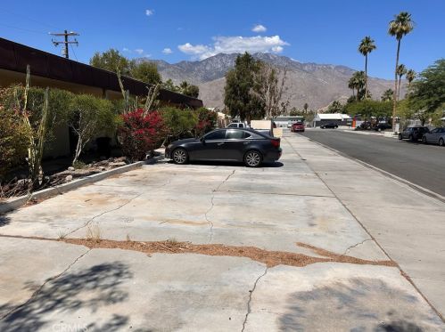 3737 Calle De Carlos, Palm Springs, CA 92264-1266
