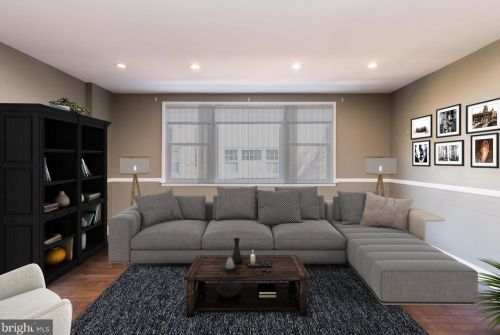 811 Lombard St, Philadelphia, PA 19147-1316