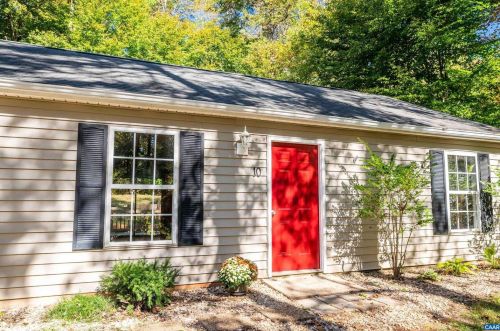 10 Riverwood Ct, Bybee, VA 22963-3354