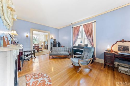 86 Freeman St, Woodbridge NJ  07095-3435 exterior