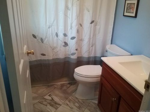 15 Maplewood Dr, Middletown NY  10940-6689 exterior