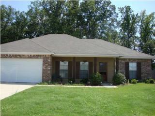 581 Oak Park Cir, Jackson MS  39208-2955 exterior