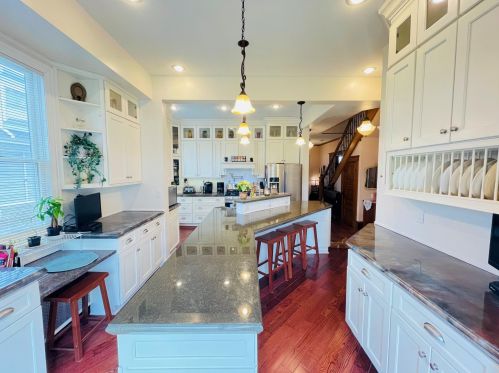 305 Sumner St, Hartford, WI 53027-1529