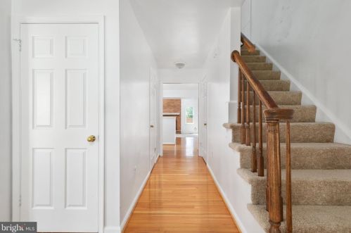 837 Balls Bluff Rd, Leesburg, VA 20176-4804