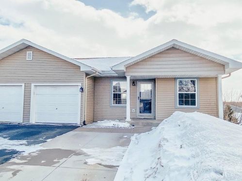 378 Cedar St, Hammond, WI 54002-4934