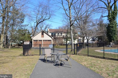 205 Lippincott Ave, Riverton NJ  08077-1309 exterior