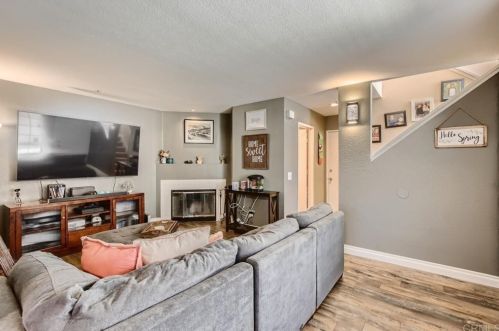 1785 Promenade Pl, Vista CA  92083-6167 exterior