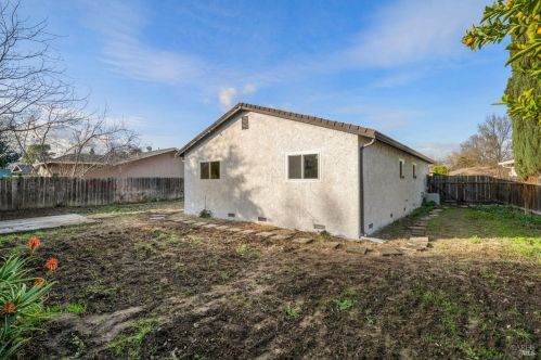 1930 Forest Ln, Vacaville CA  95687-6115 exterior