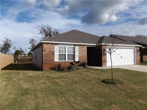 770 Morningside Dr, Centerton, AR 72719