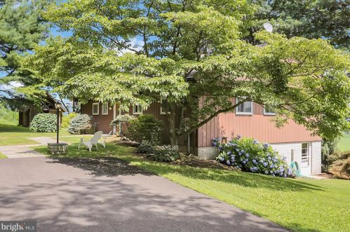 8324 Chestnut St, Dale, PA 19504-8935