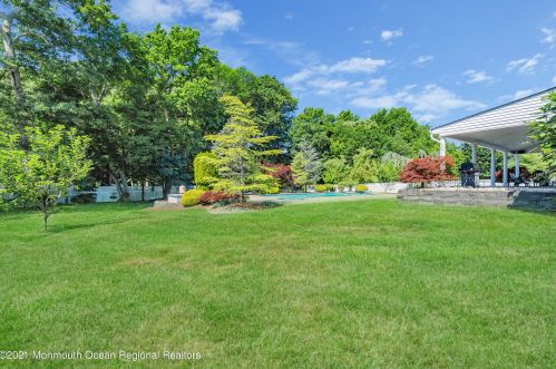 142 Serpentine Dr, Morganville NJ  07751-1400 exterior