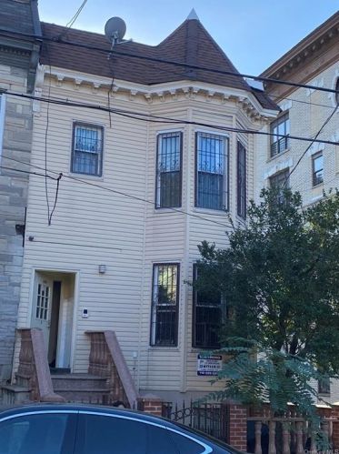 1300 Clay Ave, Bronx, NY 10456-1701
