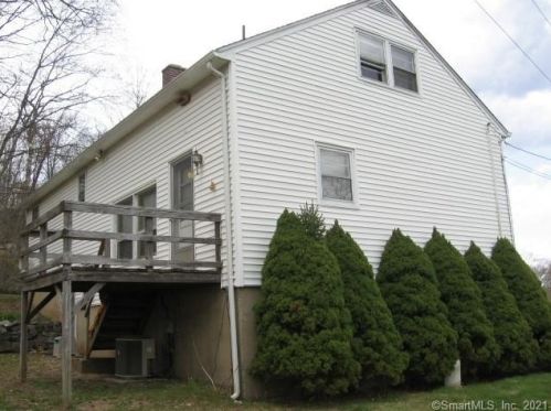 58 Robincrest Dr, Waterbury, CT 06708-2406