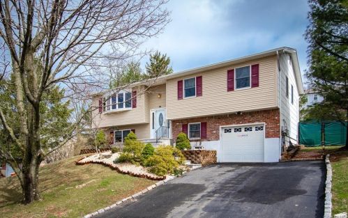 19 Hillside Dr, Thiells, NY 10984-1432