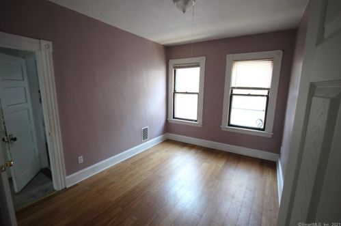 22 Columbia St, Ansonia CT  06401-2404 exterior