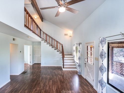 30032 Pocahantas Dr, Santa Clarita, CA 91384-2437