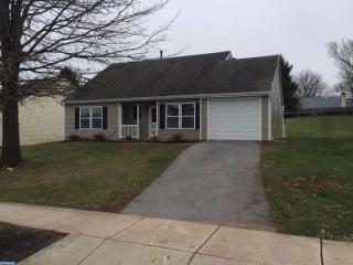 1019 Rill Rd, Reading, PA 19606-3537