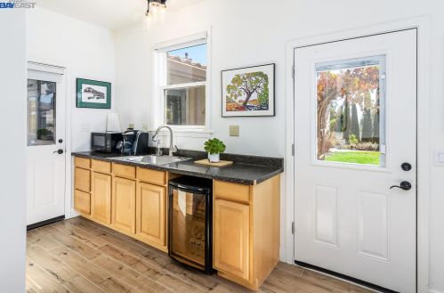 1080 Victorine Rd, Livermore CA  94551-6635 exterior