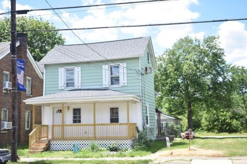 250 Broadway, Wind Gap, PA 18091-1211