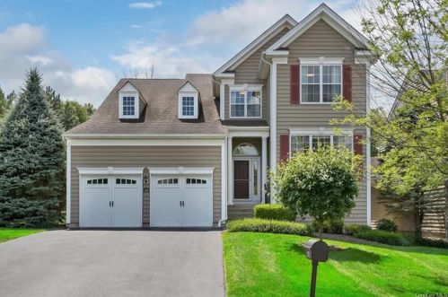 145 Stony Brook Rd, Fishkill, NY 12524-2985