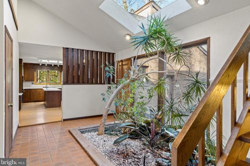 11 Woodbrook Cir, Wilmington DE  19810-4119 exterior