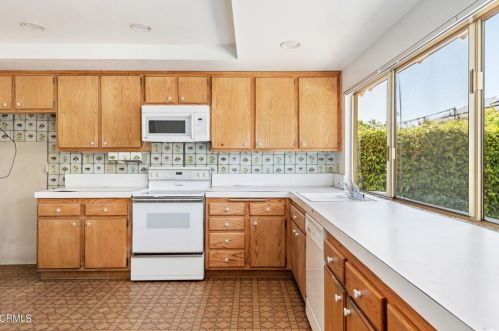 2243 Brower St, Simi Valley CA  93065-2501 exterior