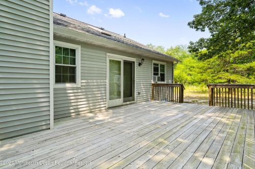 38 Jeanette St, Berkeley Township NJ  08721-3517 exterior