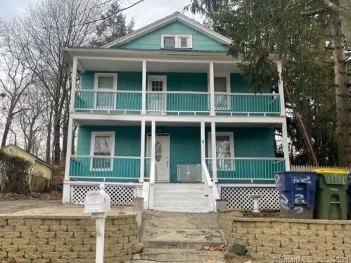 2 Carmel St, Waterbury, CT 06704-2706