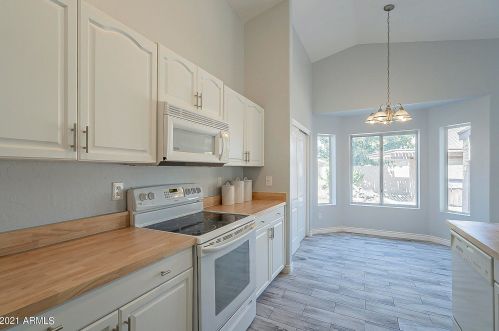 872 Kingston St, Gilbert, AZ 85233-2910