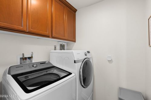 1632 Chianti Ln, Santa Maria CA  93458-6325 exterior