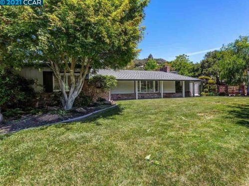 76 Van Ripper Ln, Orinda, CA 94563-1131