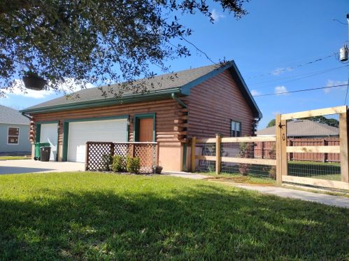 4550 Calloway St, Fort Pierce, FL 34953-5590