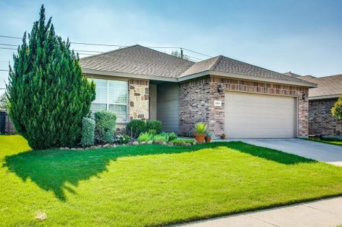 10553 Rising Knoll Ln, Fort Worth, TX 76131-3979