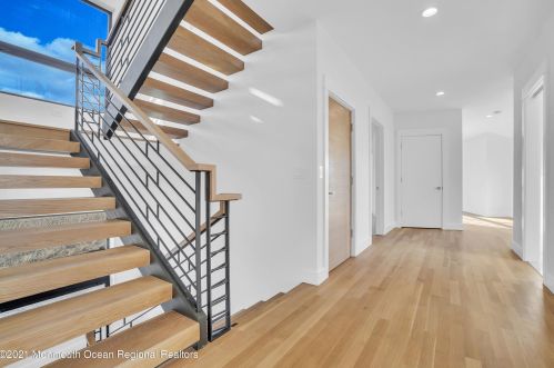 49 Cherokee Ln, Bricktown NJ  08724-4405 exterior