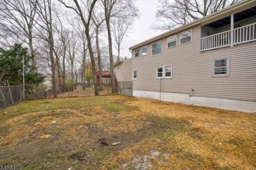 15 Normandy Cir, Hopatcong NJ  07843-1840 exterior