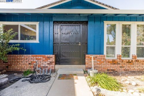 1617 Dulwich Dr, Modesto CA  95358-1021 exterior