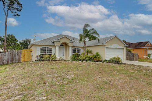 2541 Savona Blvd, Fort Pierce, FL 34953-7320