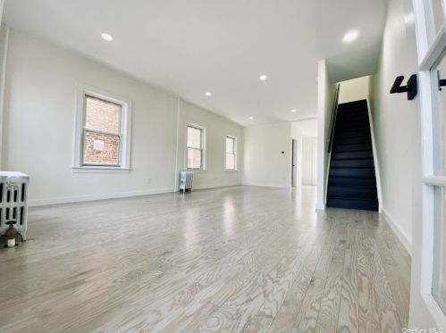 83-12 133rd Ave, Jamaica, NY 11417-1207